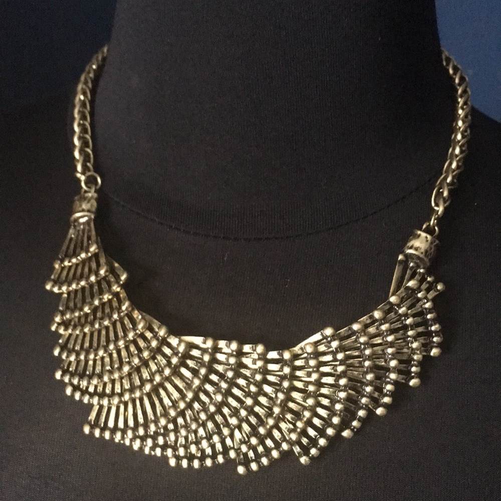 🎊Gold Statement Necklace.